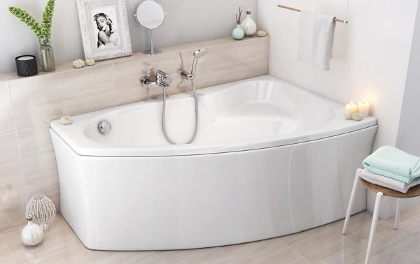 Mała łazienka z wanną narożną