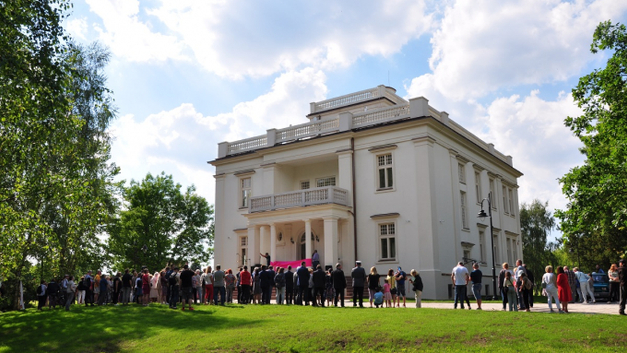 Brwinów: Pałac w parku nagrodzony