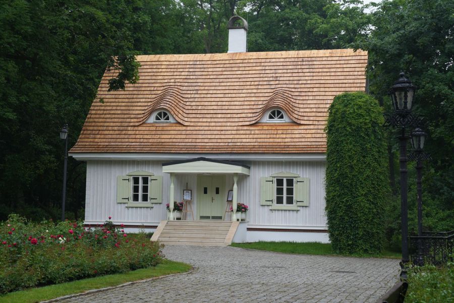 Oficyna w Czarnolesie już otwarta!