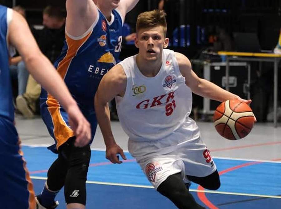 GKK Grodzisk Mazowiecki zwycięża MUKS Piaseczno  w emocjonującym meczu i utrzymuje się na szczycie grupy A III Ligi Mężczyzn