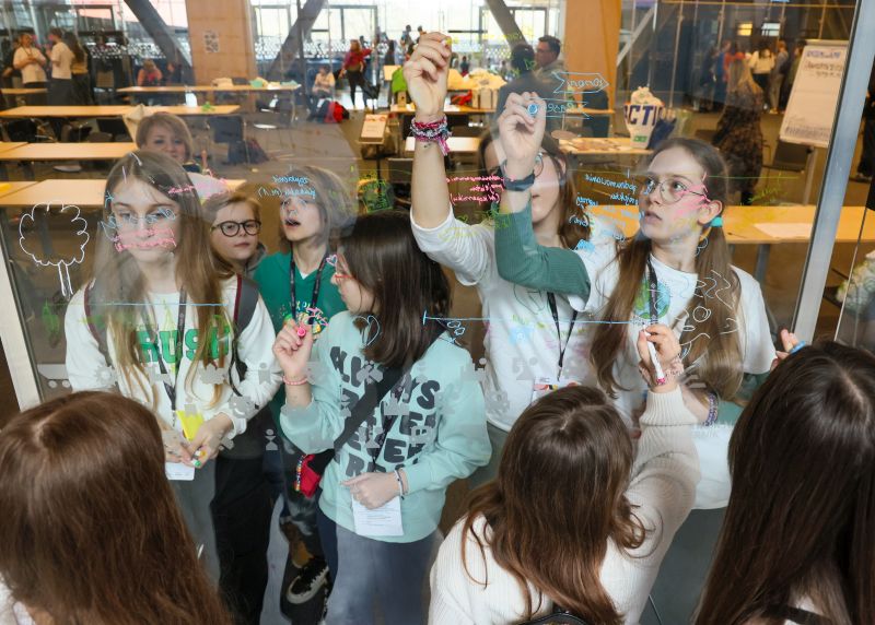 Wspólne eksperymentowanie w Koperniku