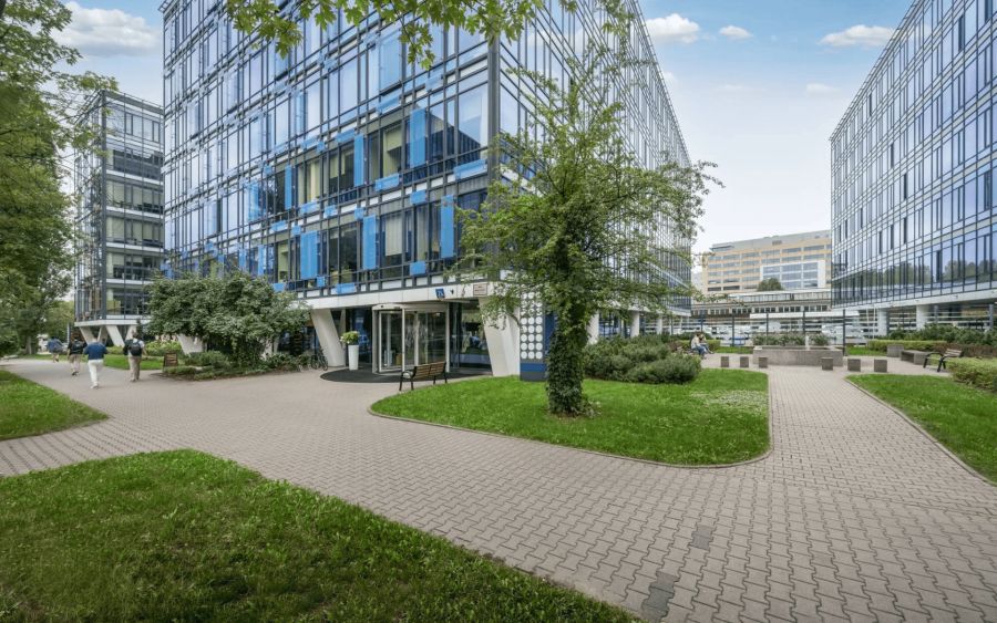 Wynajem biur w Warszawie: trendy rynkowe i prognozy na przyszłość