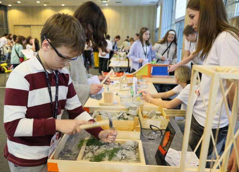 Ponad 160 dzieci i młodzieży z&nbsp;osiemnastu mazowieckich Klubów, spotkało się w tym tygodniu w Koperniku, by zaprezentować swoje zainteresowania naukowe i badawcze.