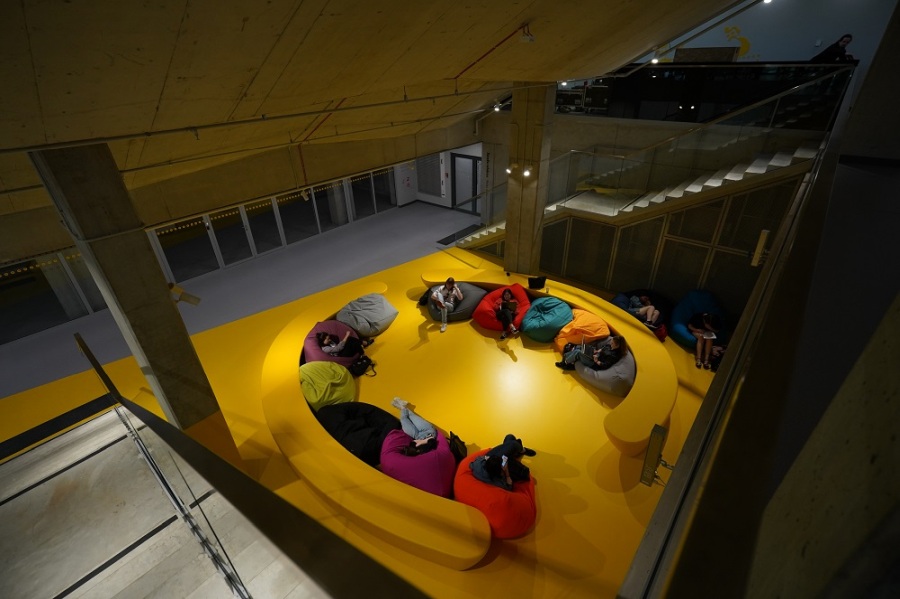 Nowy budynek Uniwersytetu Warszawskiego przy ul. Dobrej 55