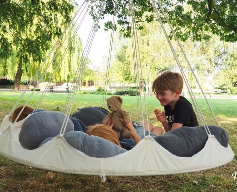 Lato w ogrodzie - czas na relaks czy może intensywne prace porządkowe?