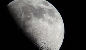 Księżyc w przyszłości może być źródłem cennych pierwiastków i minerałów