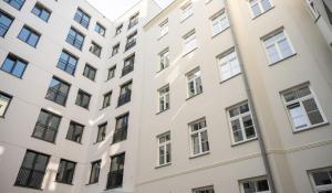 Warszawa - Nowe mieszkania na Pradze-Północ mają już swoich lokatorów