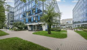 Wynajem biur w Warszawie: trendy rynkowe i prognozy na przyszłość