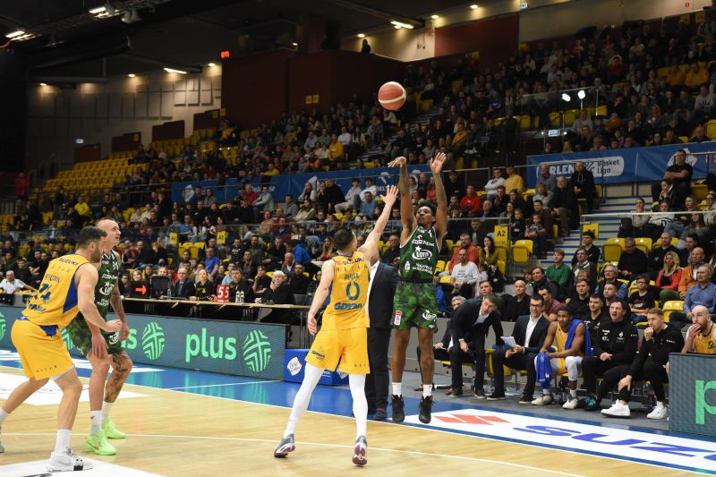 Przegrany thriller w Gdyni