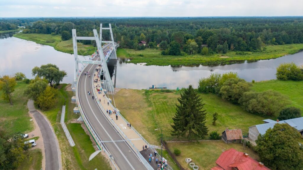 Nowy most na Narwi połączył powiaty makowski i wyszkowski
