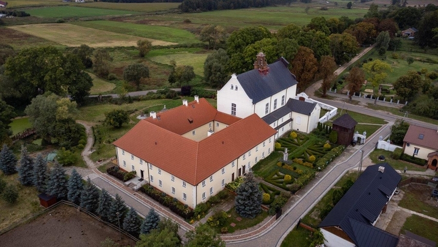 Ratowo - klasztor