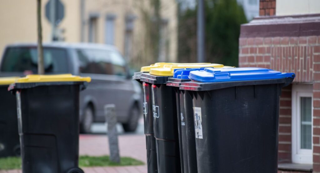 Płock czipuje pojemniki na odpady. Bez oznaczenia nie będą opróżniane